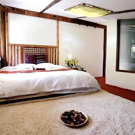 Shangri-La Mid - Mountain Homestay Buitenkant foto