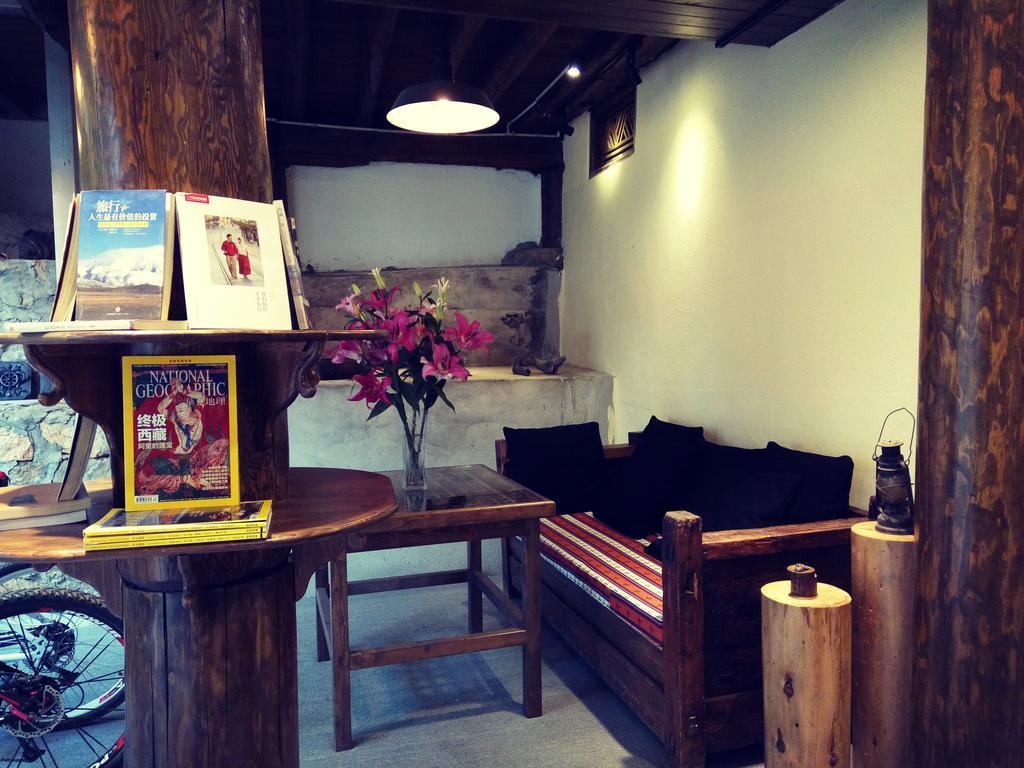 Shangri-La Mid - Mountain Homestay Buitenkant foto