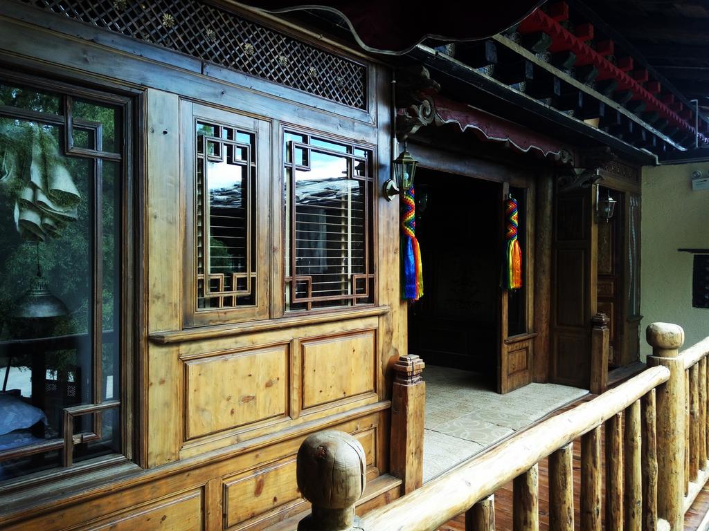 Shangri-La Mid - Mountain Homestay Buitenkant foto