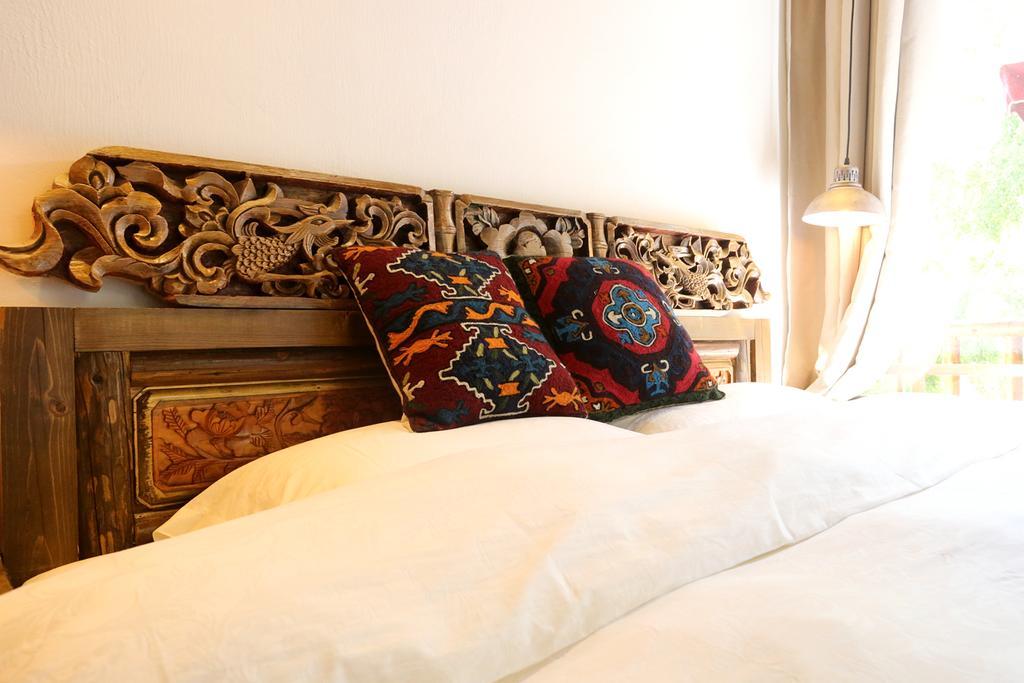 Shangri-La Mid - Mountain Homestay Buitenkant foto
