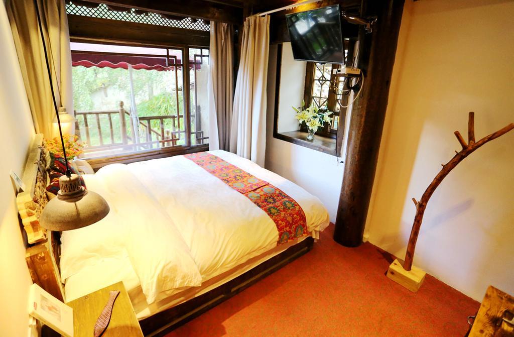 Shangri-La Mid - Mountain Homestay Buitenkant foto