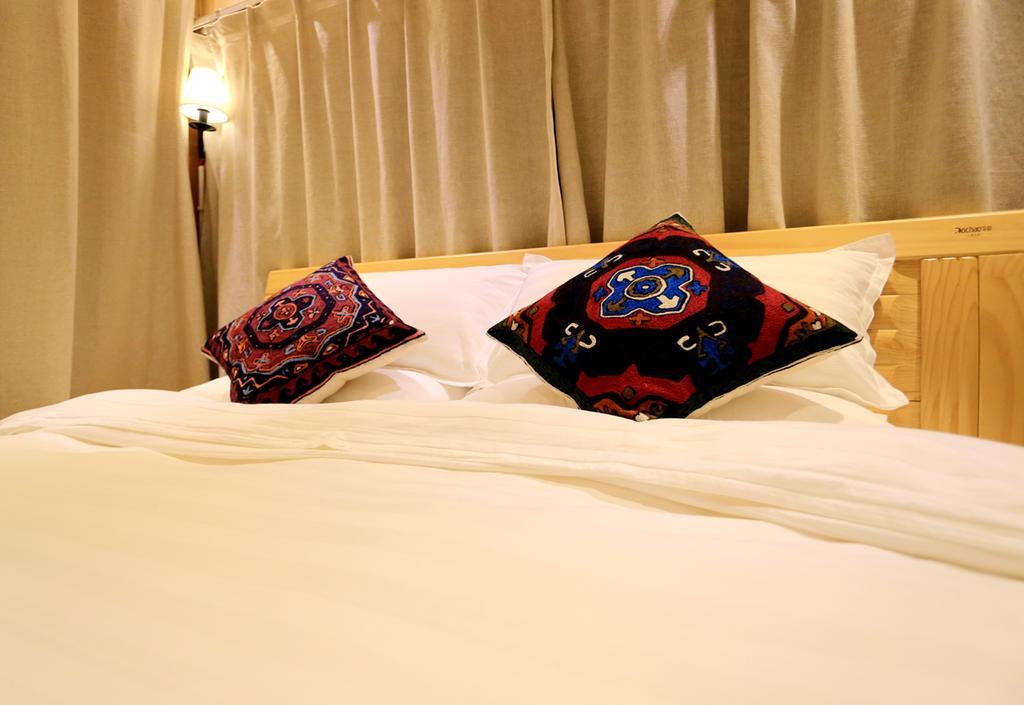 Shangri-La Mid - Mountain Homestay Buitenkant foto