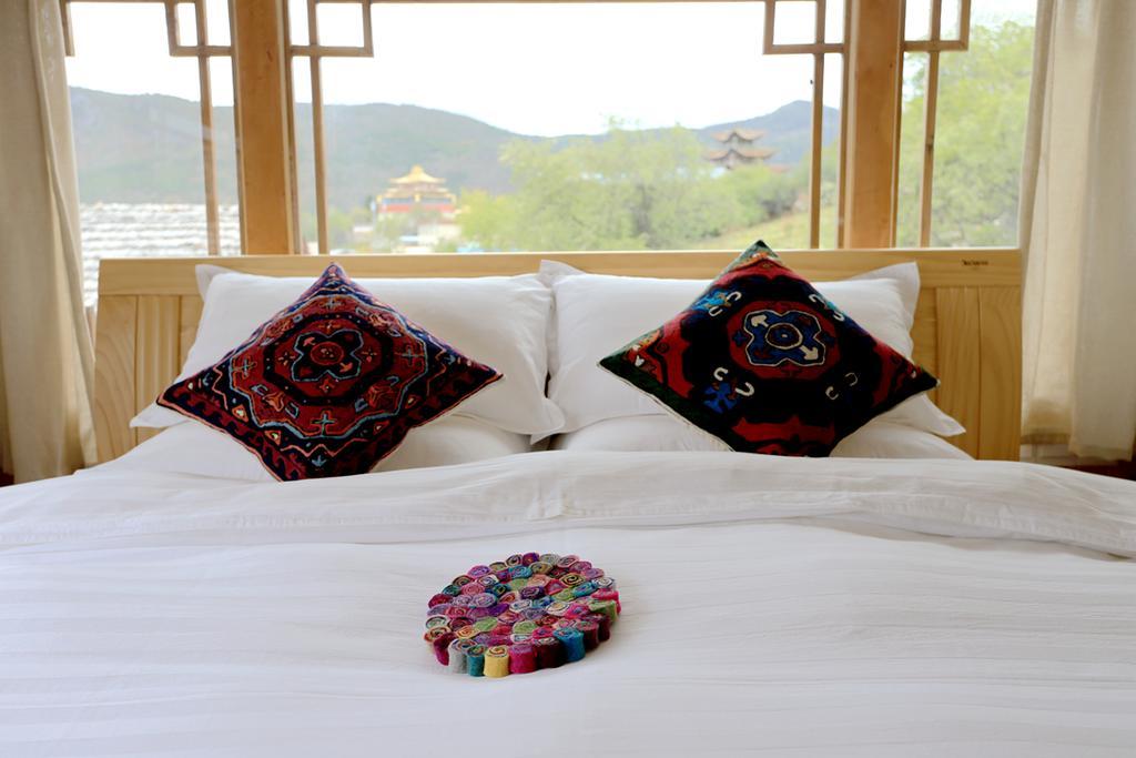 Shangri-La Mid - Mountain Homestay Buitenkant foto