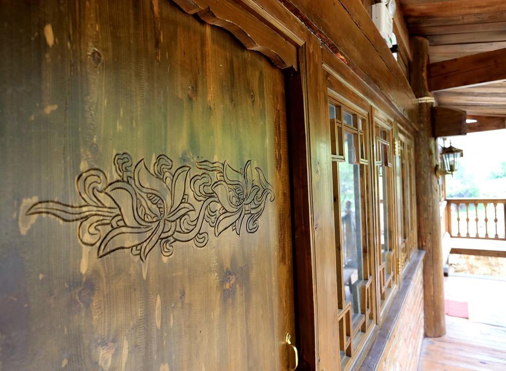 Shangri-La Mid - Mountain Homestay Buitenkant foto