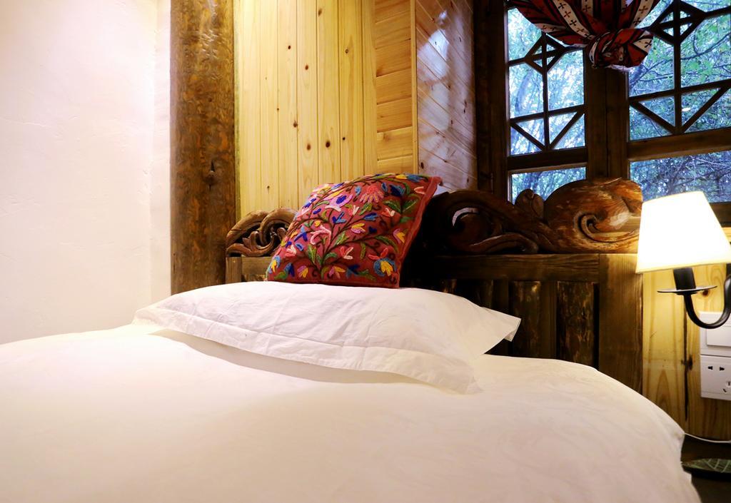 Shangri-La Mid - Mountain Homestay Buitenkant foto