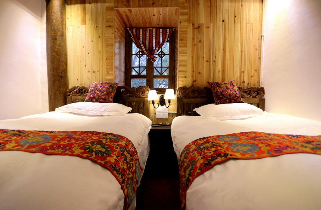 Shangri-La Mid - Mountain Homestay Buitenkant foto