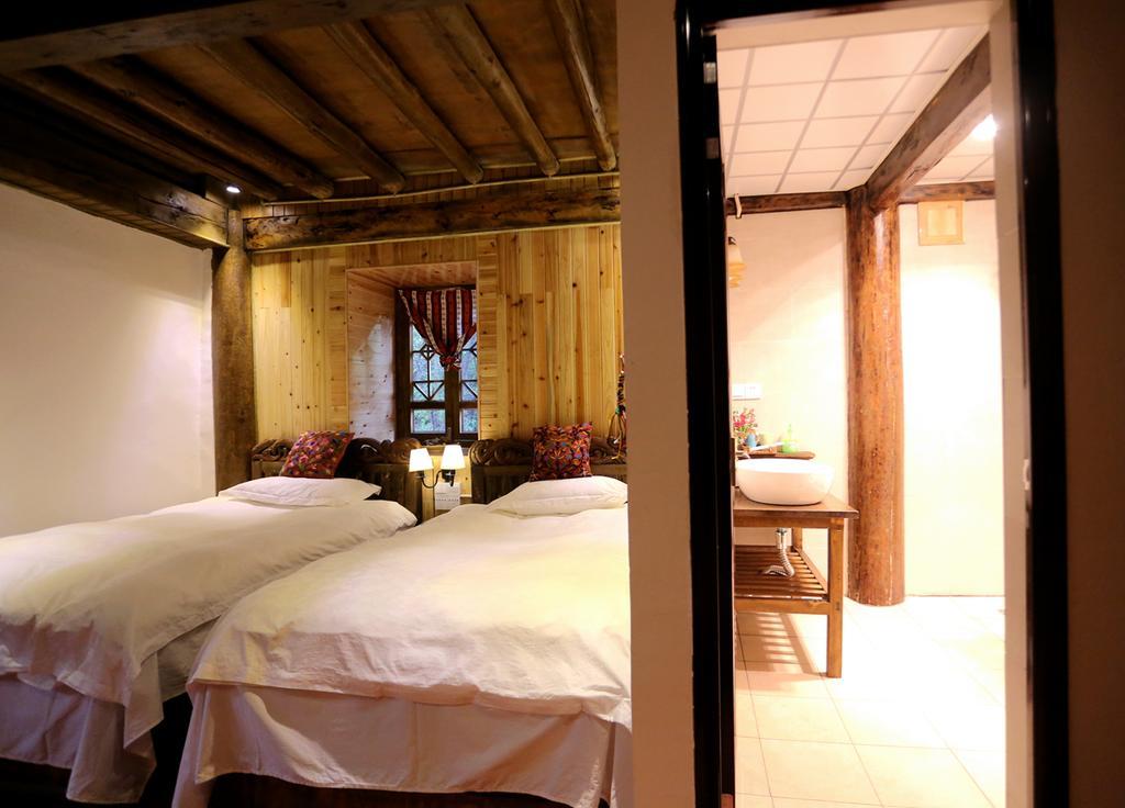 Shangri-La Mid - Mountain Homestay Buitenkant foto