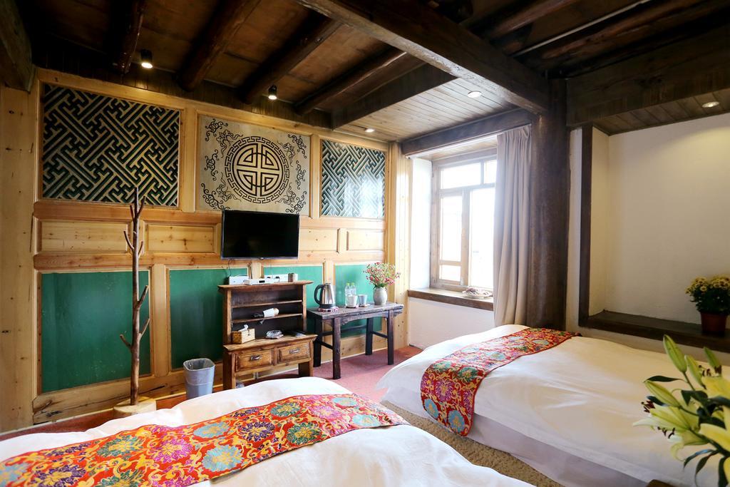 Shangri-La Mid - Mountain Homestay Buitenkant foto