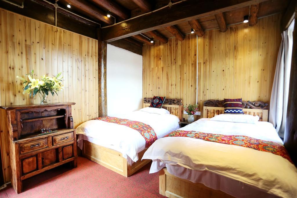 Shangri-La Mid - Mountain Homestay Buitenkant foto