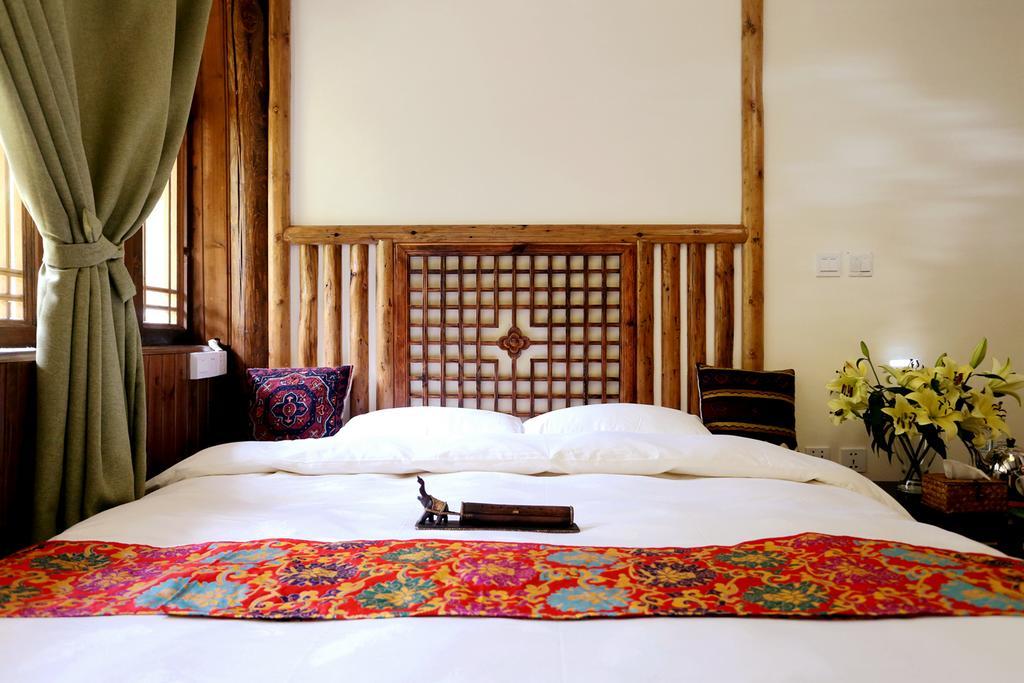 Shangri-La Mid - Mountain Homestay Buitenkant foto