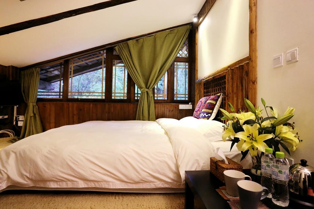 Shangri-La Mid - Mountain Homestay Buitenkant foto