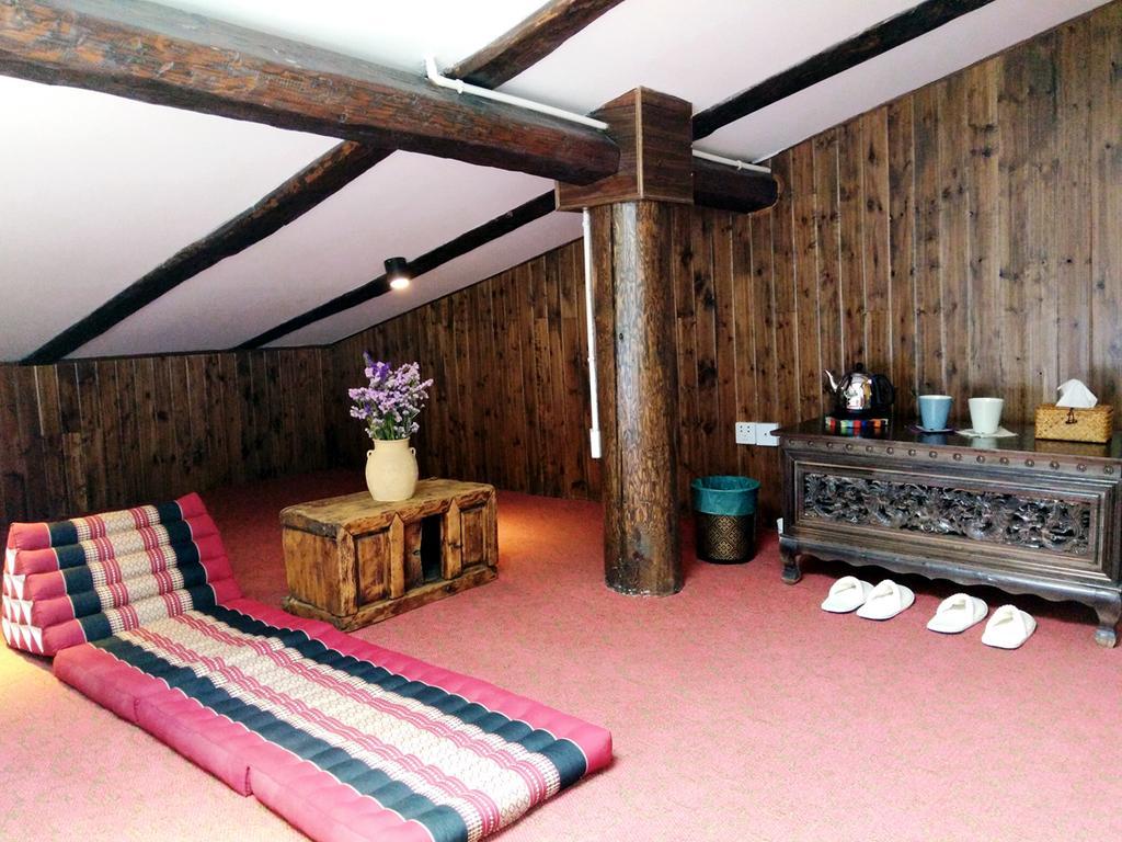 Shangri-La Mid - Mountain Homestay Buitenkant foto