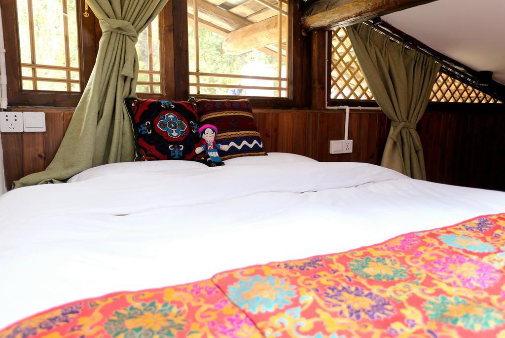 Shangri-La Mid - Mountain Homestay Buitenkant foto